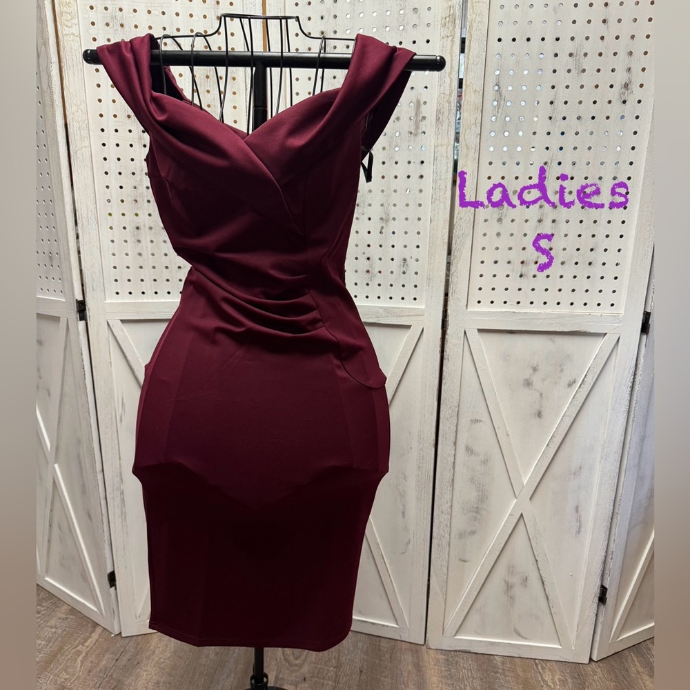 Semi Formal NWT size S dress